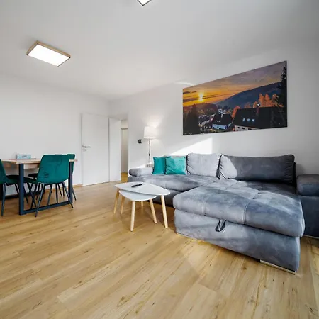 Rezidence Lyzarska Apartment