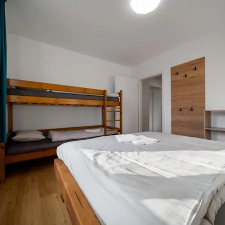 Apartment Rezidence Lyzarska *